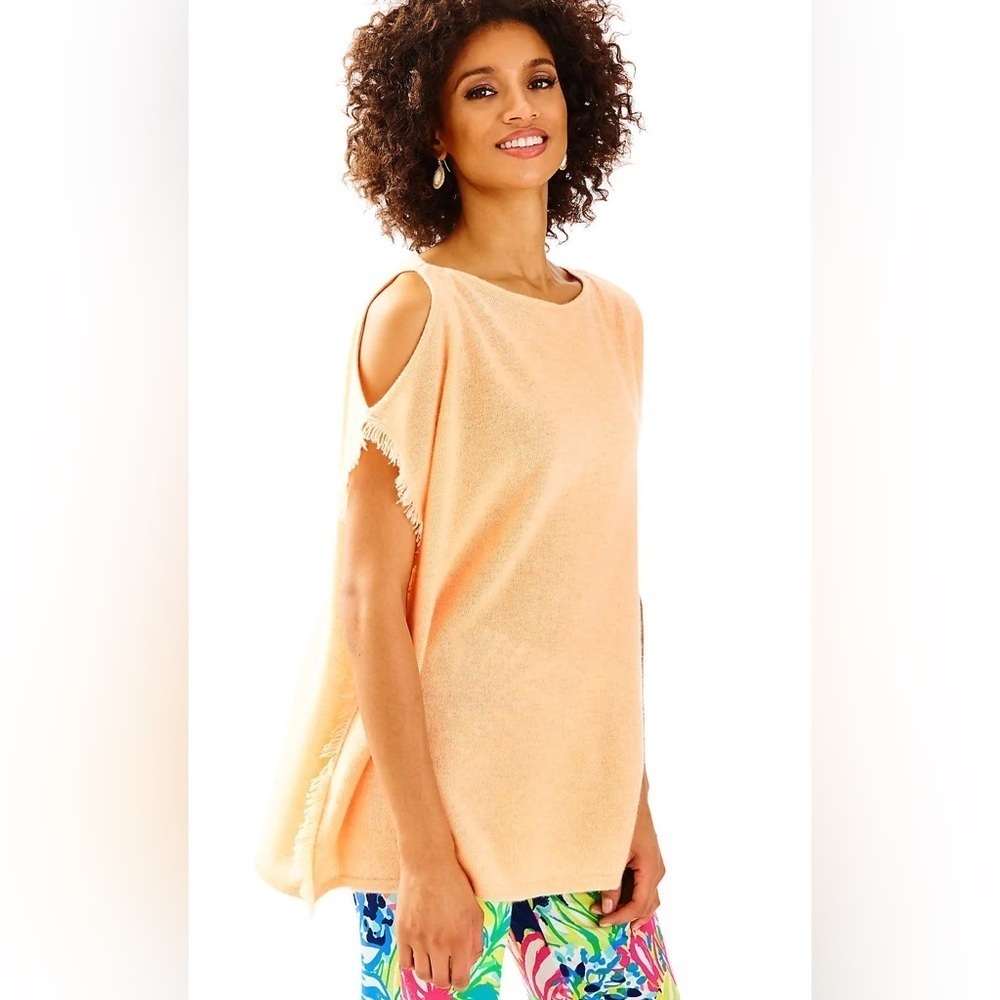 Lilly Pulitzer Sandria Cashmere Sweater 
Heathered Melon Glow 
Size L/XL